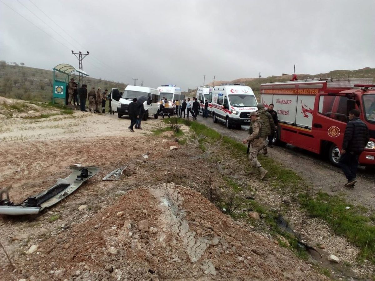 Yolcu Midisübü Devrildi: 1\'i Ağır 13 Yaralı