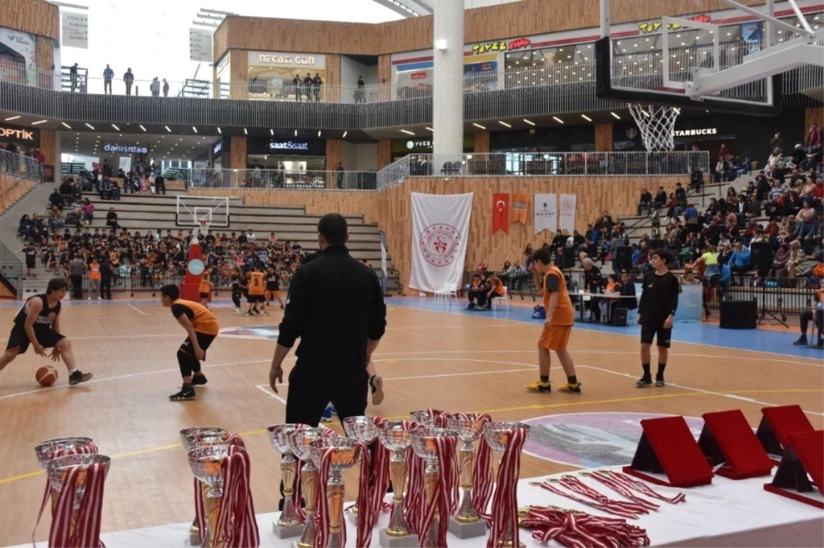 10 Burda\'da Sokak Basketbolu Heyecanı