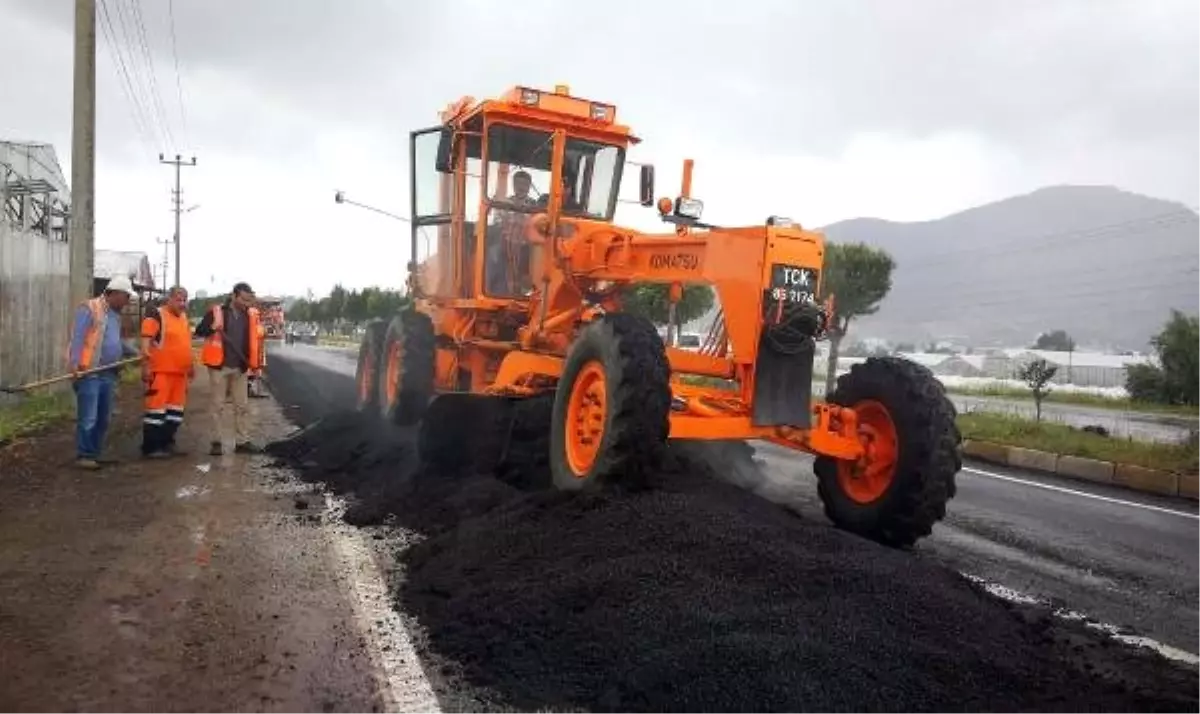 Anamur\'da Bir Aile Tarafından Trafiğe Kapatılan Yol Açıldı