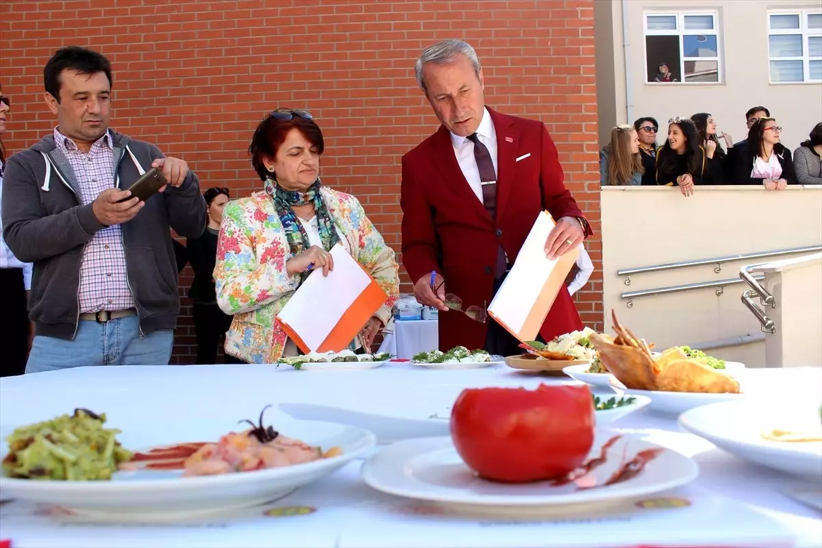 Aşçı Adayları Hünerlerini Sergiledi