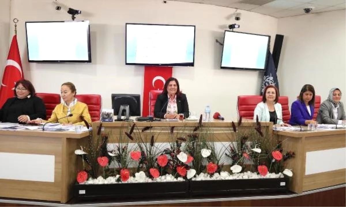 Aydın Büyükşehir Meclis Divanı Kadınlardan Oluştu