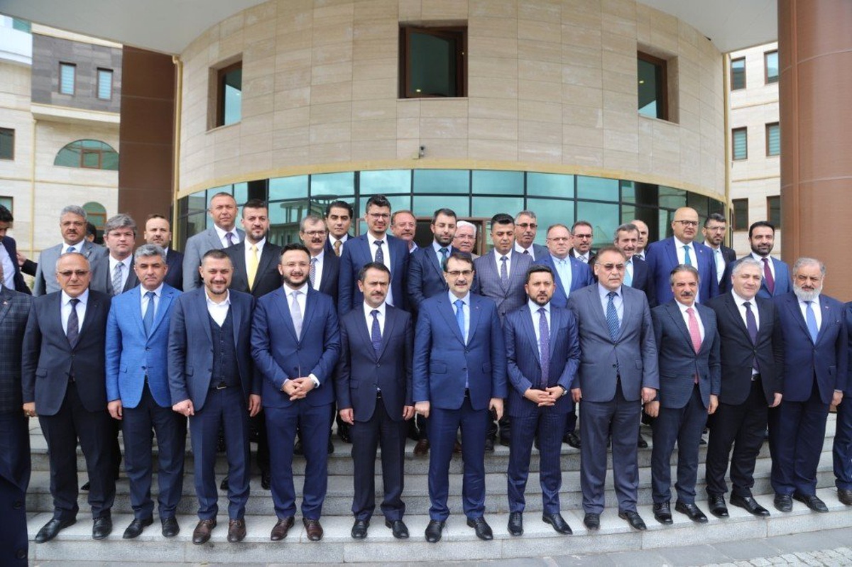 Bakan Dönmez, Belediye Başkanları İstişare Toplantısına Katıldı