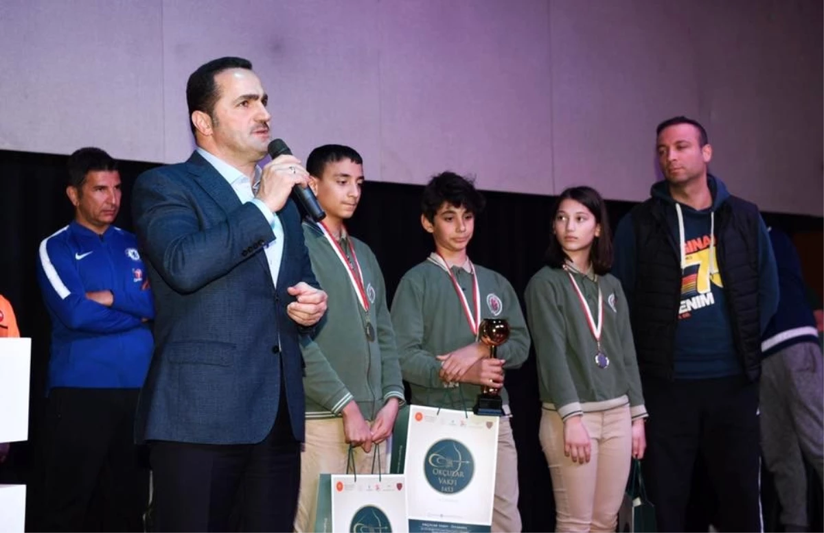 Başkan Yıldız, Genç Okçulara Ödüllerini Takdim Etti