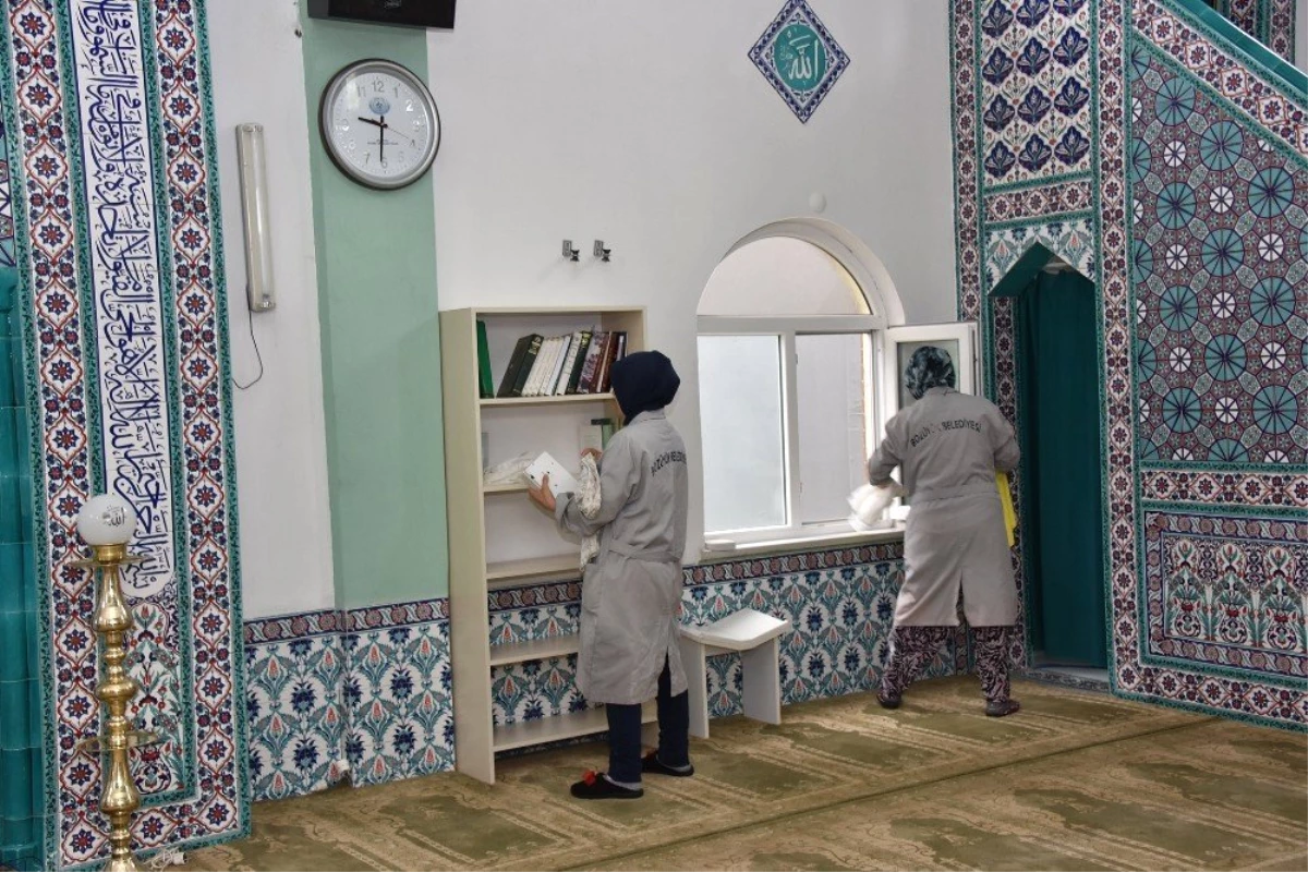 Bozüyük\'te Camiler Ramazan Ayına Hazırlanıyor
