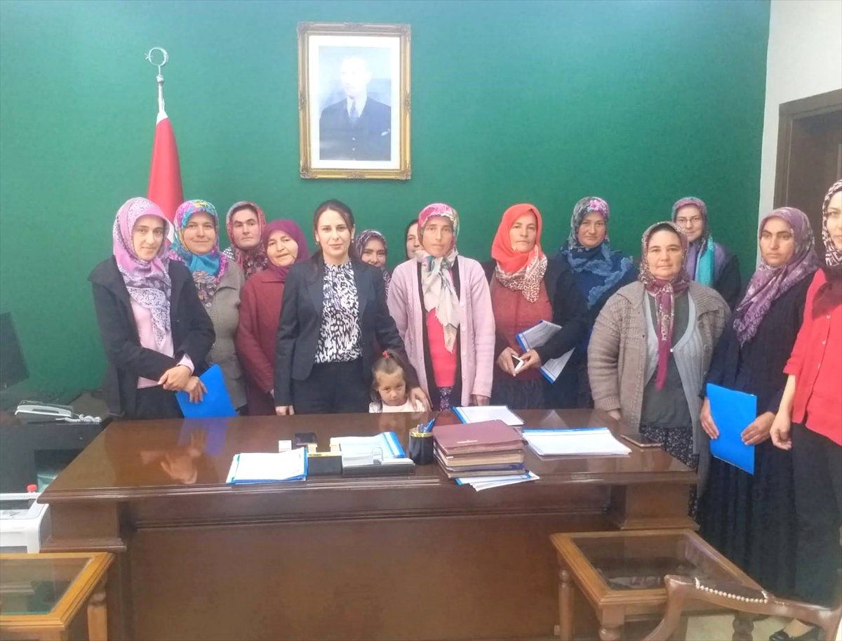Derbent\'te Kadınlar da Çilek Üretecek