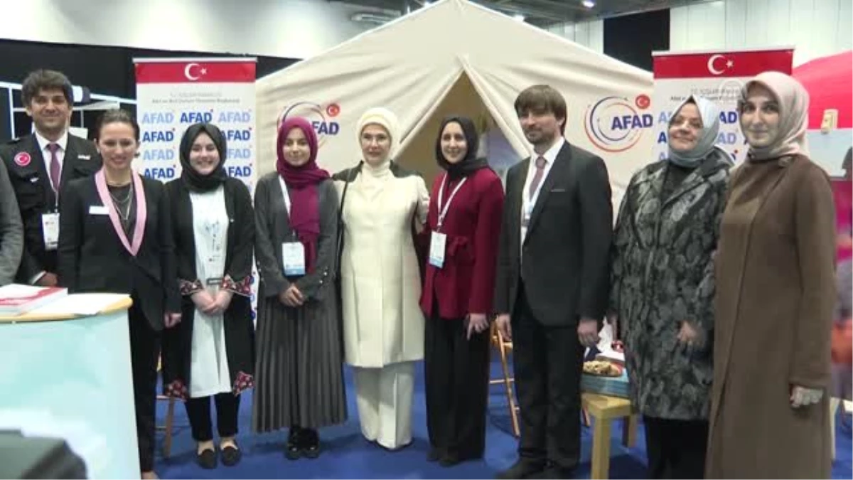 Emine Erdoğan, Excel London Kongre Merkezi\'ndeki Afad Standını Ziyaret Etti