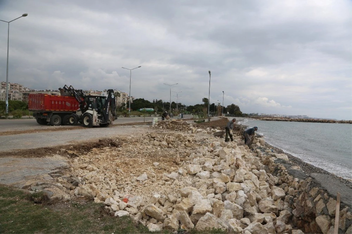 Erdemli Belediyesi, Sahili Yaz Sezonuna Hazırladı