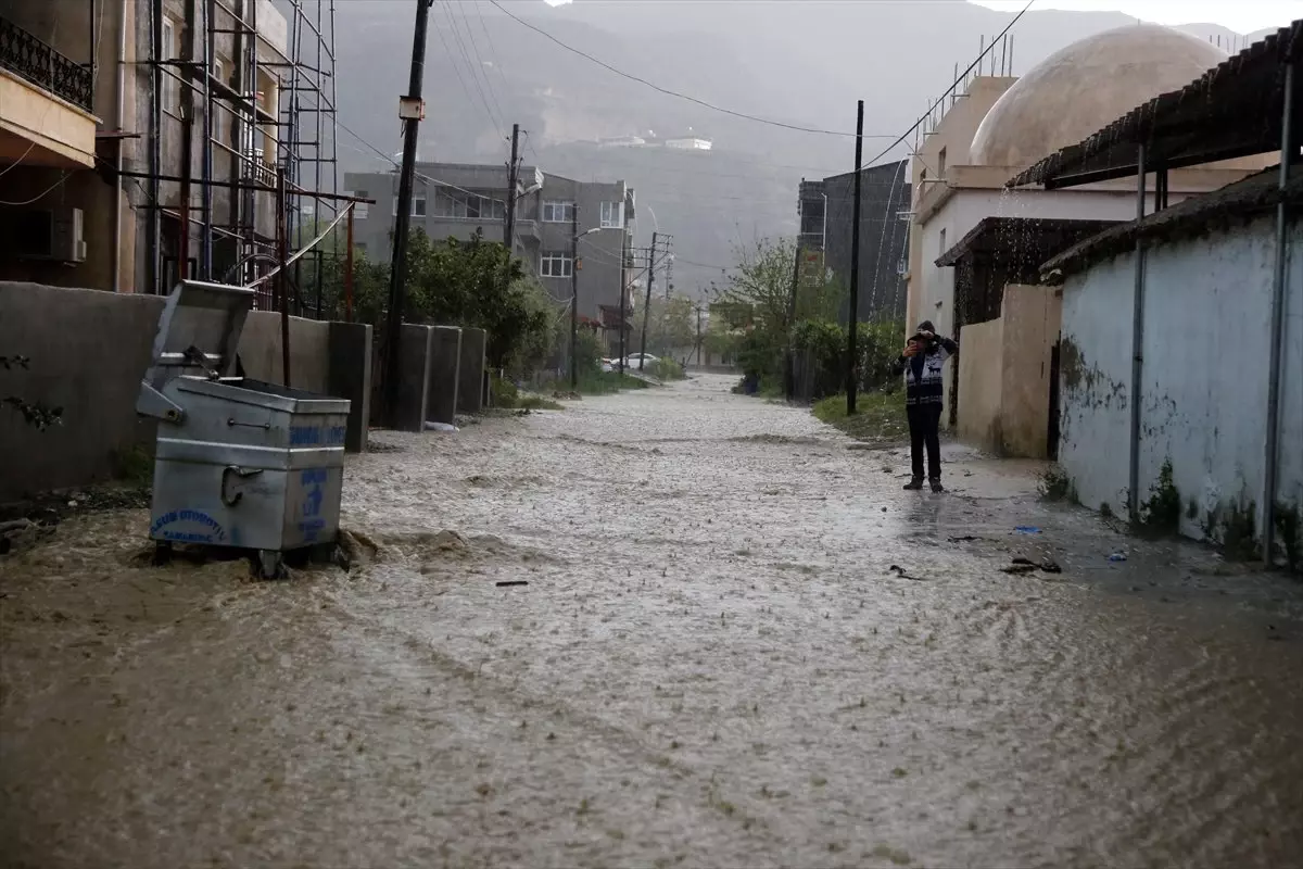 Hatay\'da Dolu ve Sağanak Etkili Oldu