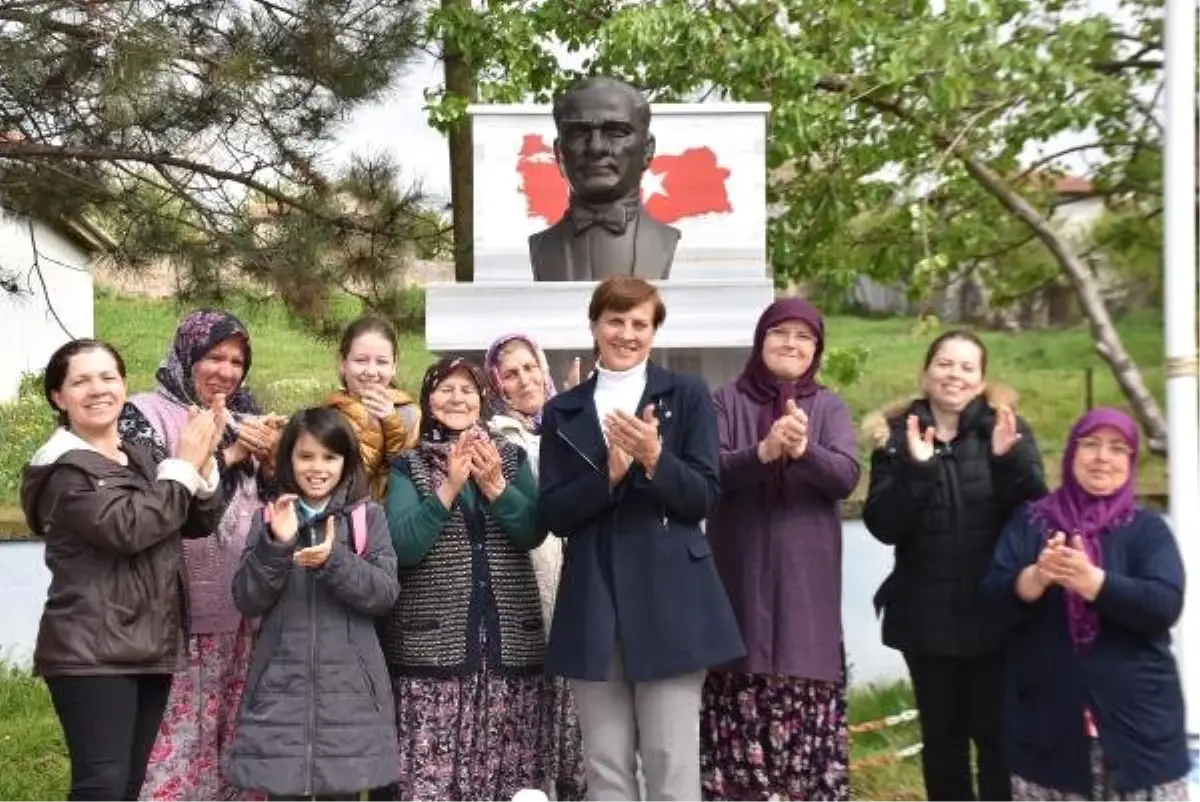 İki Üniversite Bitirdi, İki Üniversitede Okurken de Köyüne Muhtar Oldu