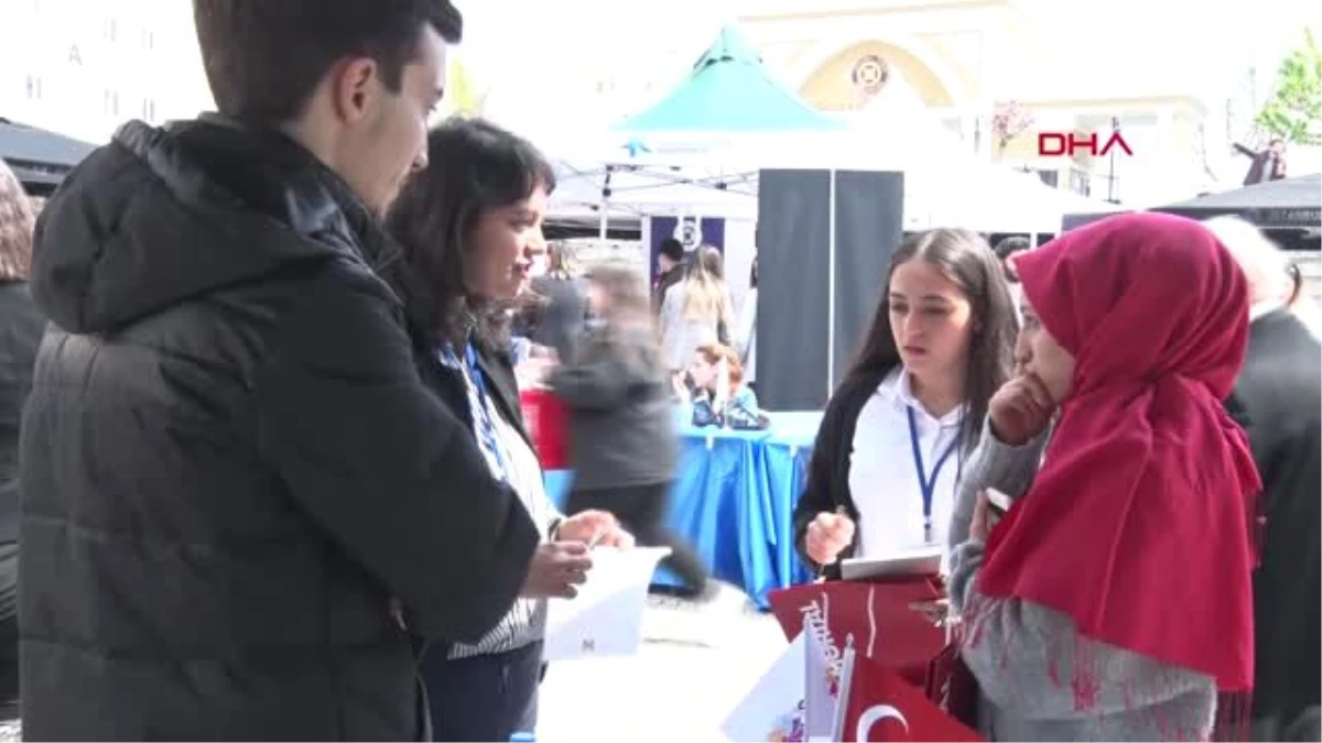 İstanbul Sektör Temsilcileri Kariyer Fuarı\'nda Öğrencilerle Buluştu