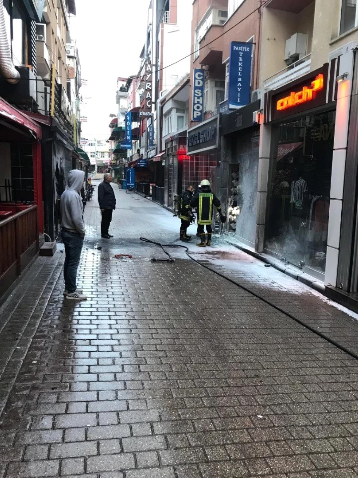 Kafeler Caddesi\'nde Korkutan Yangın