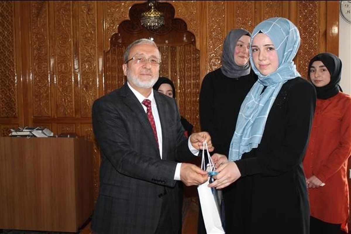 Kur\'an-ı Kerim\'i Güzel Okumak İçin Mücadele Ettiler