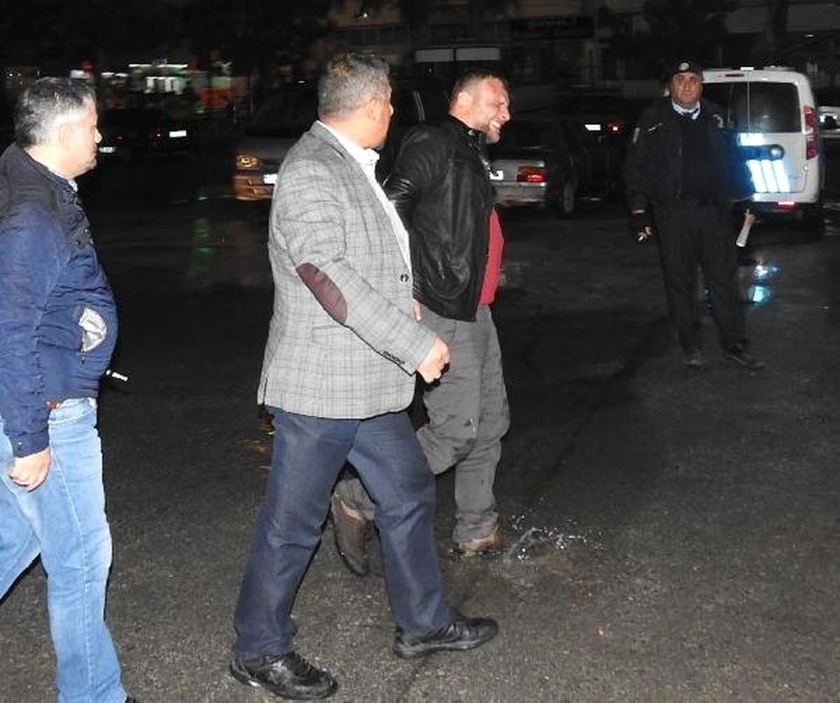 Liseli Kızlara Cinsel İstismar Sanığı Şoföre 42 Yıl Hapis İstemi