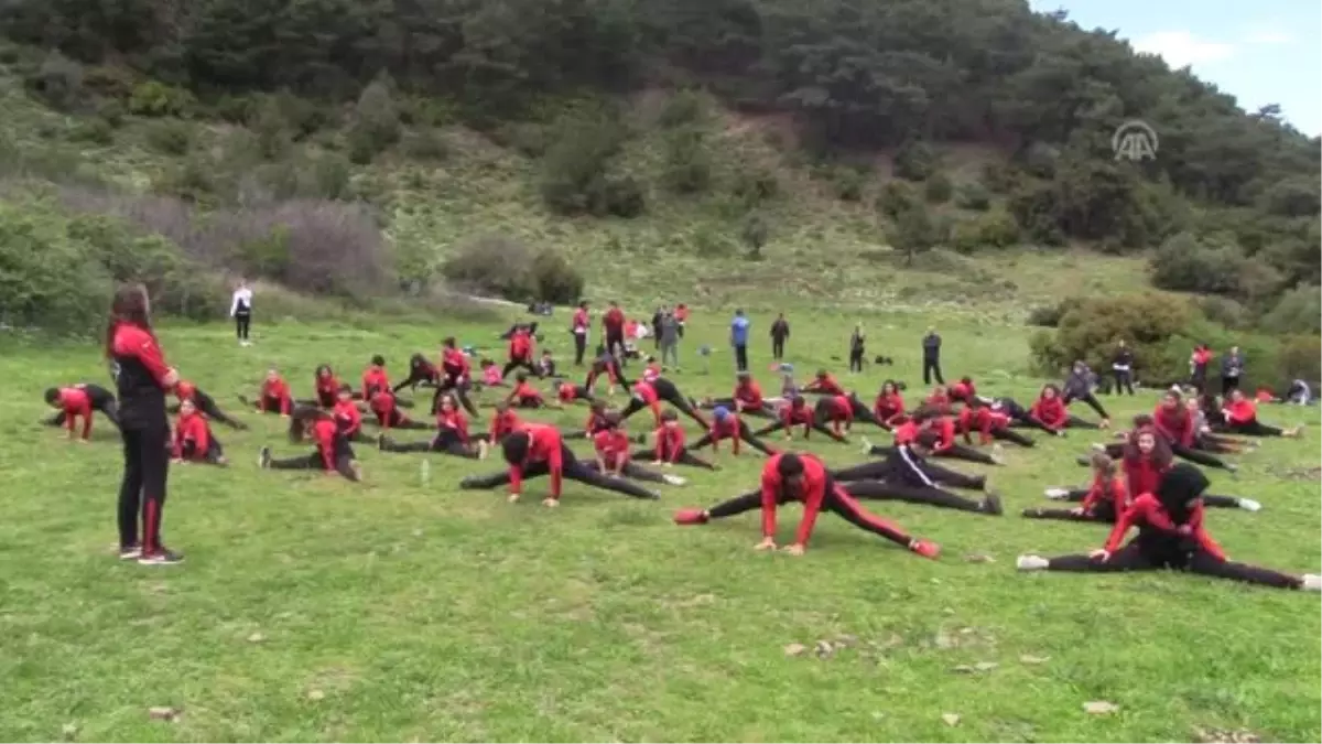 Milli Tekvandocu, Öğrencilerini Doğada Eğitiyor