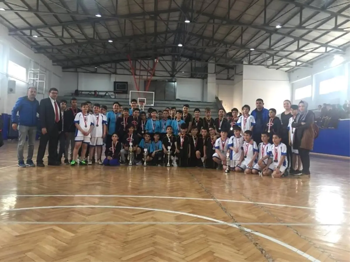 Okullar Arası Voleybol Küçükler İl Birinciliği Tamamlandı