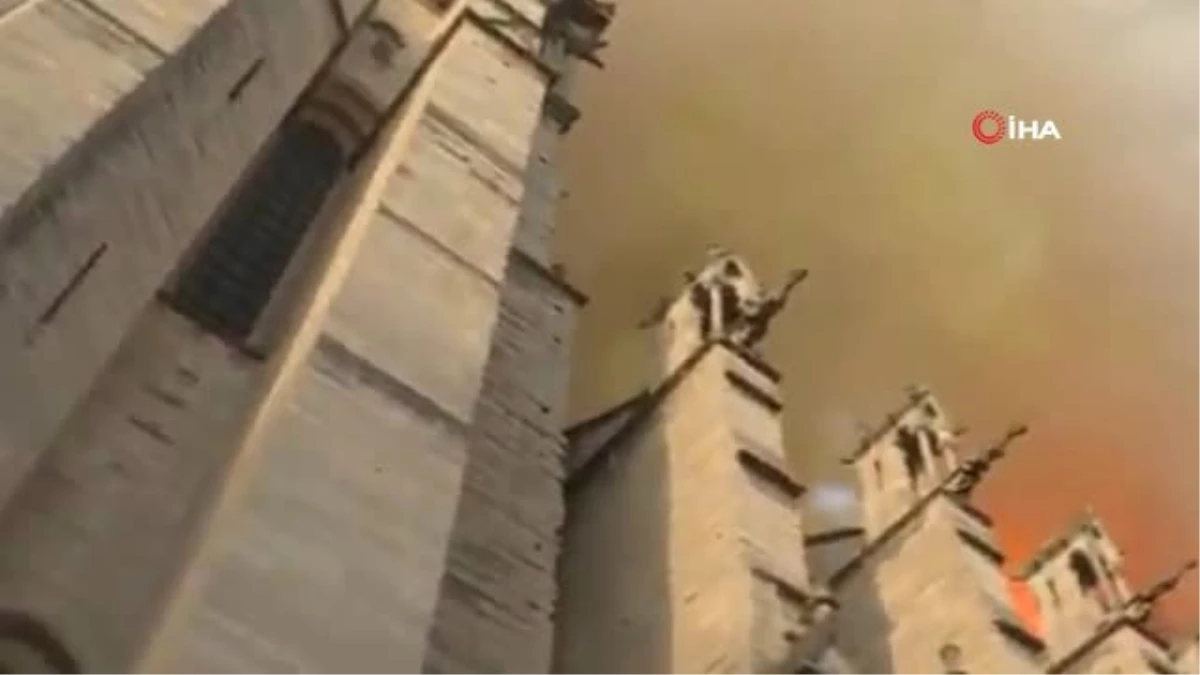 Paris İtfaiyesi Notre Dame Katedrali\'ndeki Yangına Müdahale Anlarını Paylaştı