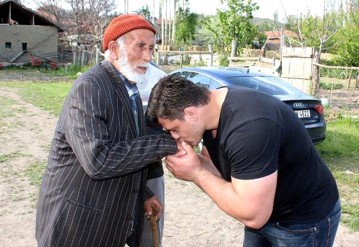 Rıza Kayaalp\'in Yozgat\'tan Kaçarak Rekora Ulaşan Hikayesi