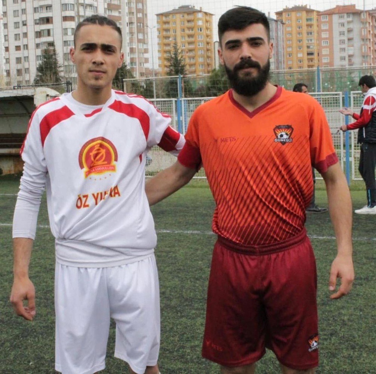 Takım Kaptanı Kardeşler Sahada Rakip Oldu