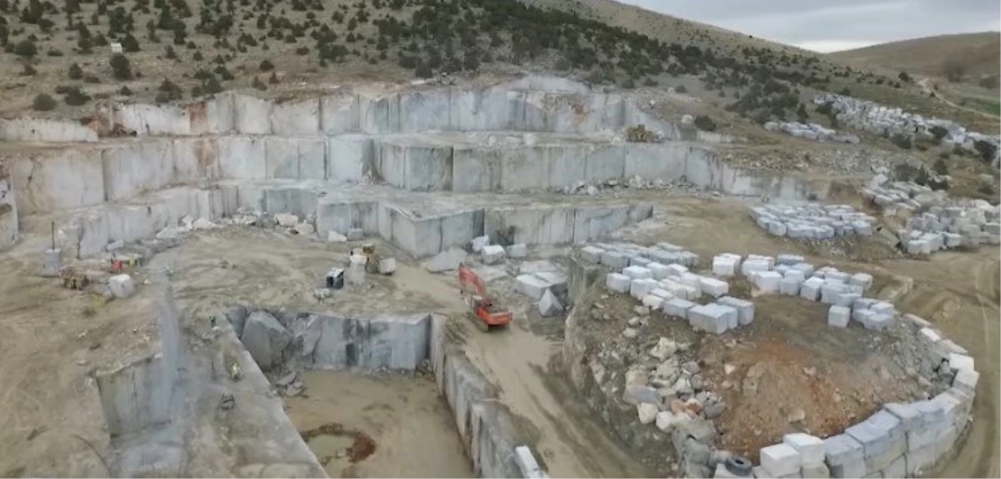 Türk Girişimcinin Dağı Delip Çıkardığı Taş, Dünyanın Göz Bebeği Oldu