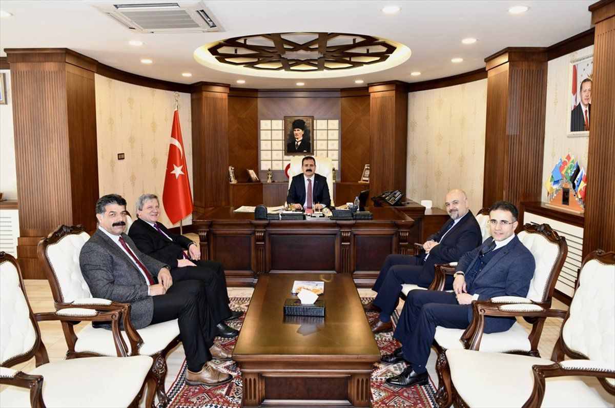 Vali Akbıyık\'a Ziyaretler