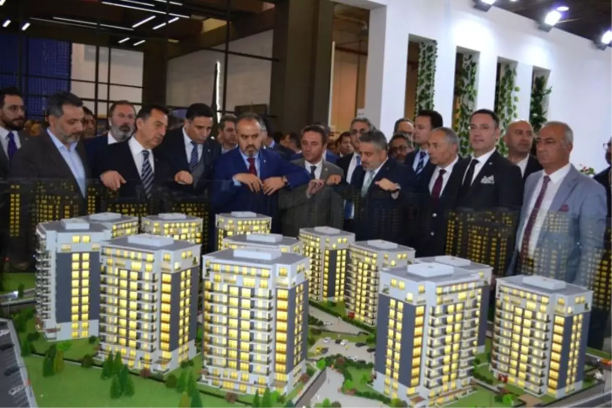 17. Bursa Yapı ve 4. Rising City Gayrimenkul fuarları kapılarını açtı