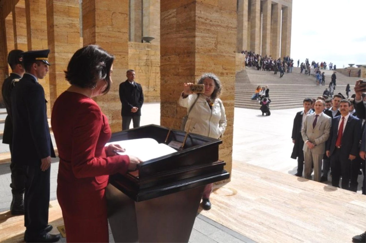 Ayşe Bezci Mesleki ve Teknik Anadolu Lisesi Anıtkabir\'de