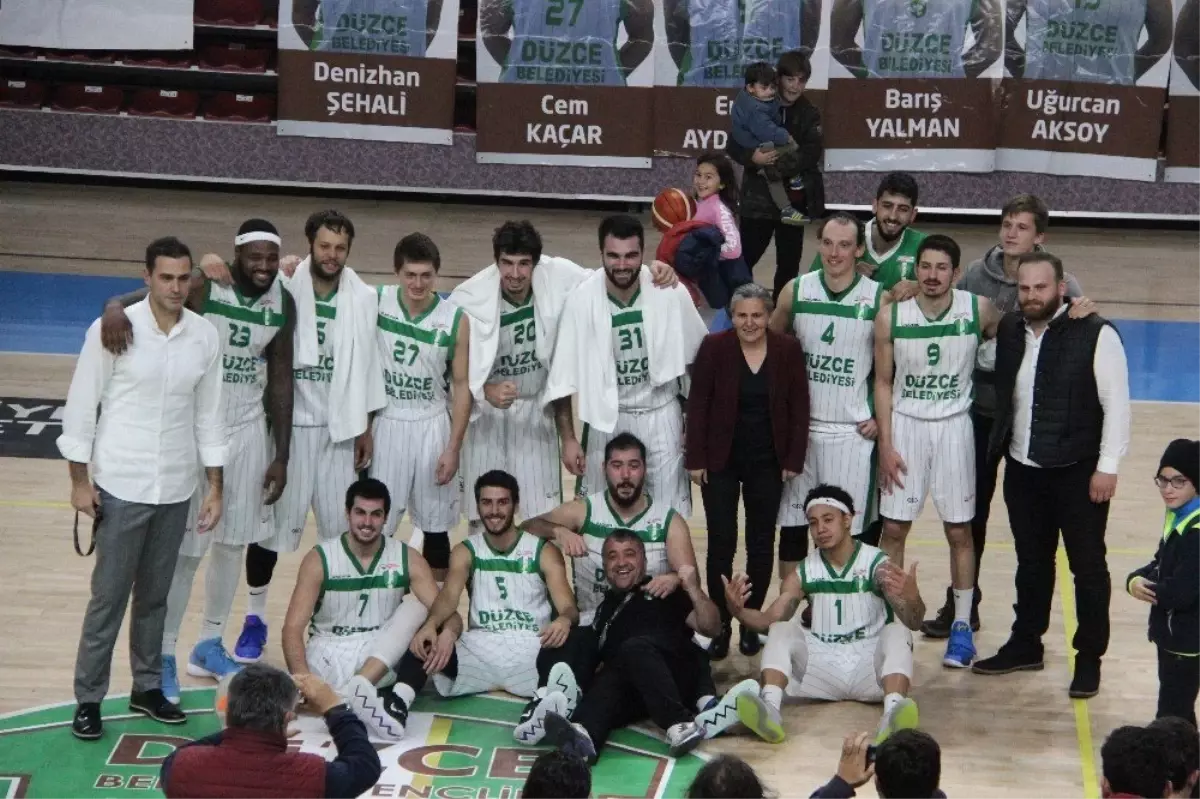 Basketbolda Düzce Belediyespor Petkimspor\'u Ağırlayacak