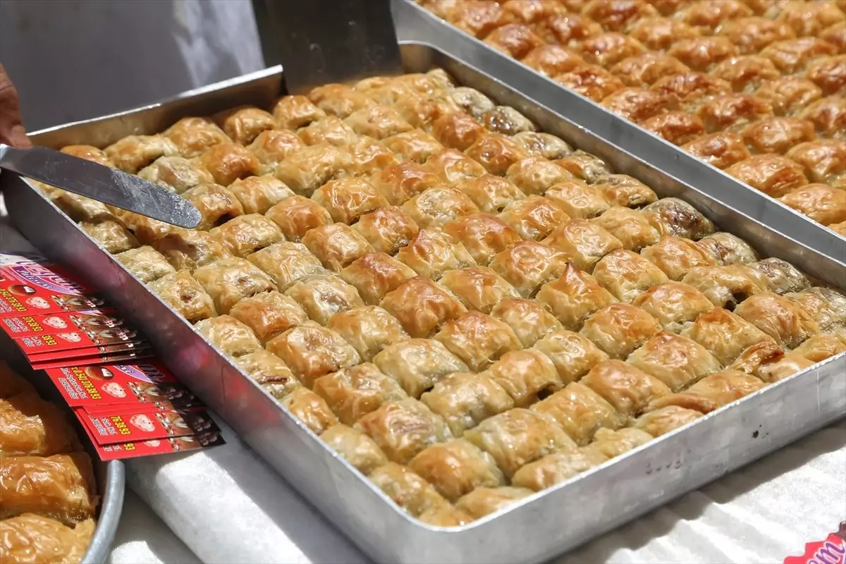 Biberli Baklava" Fuarda İlgi Odağı Oldu