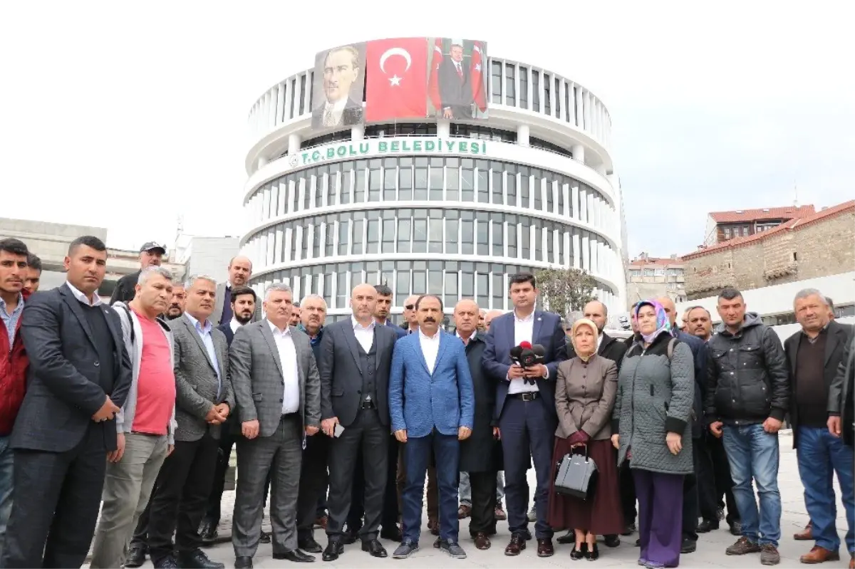 Bolu\'da, Belediye İşçilerinin Yerinin Değiştirilmesi Protesto Edildi