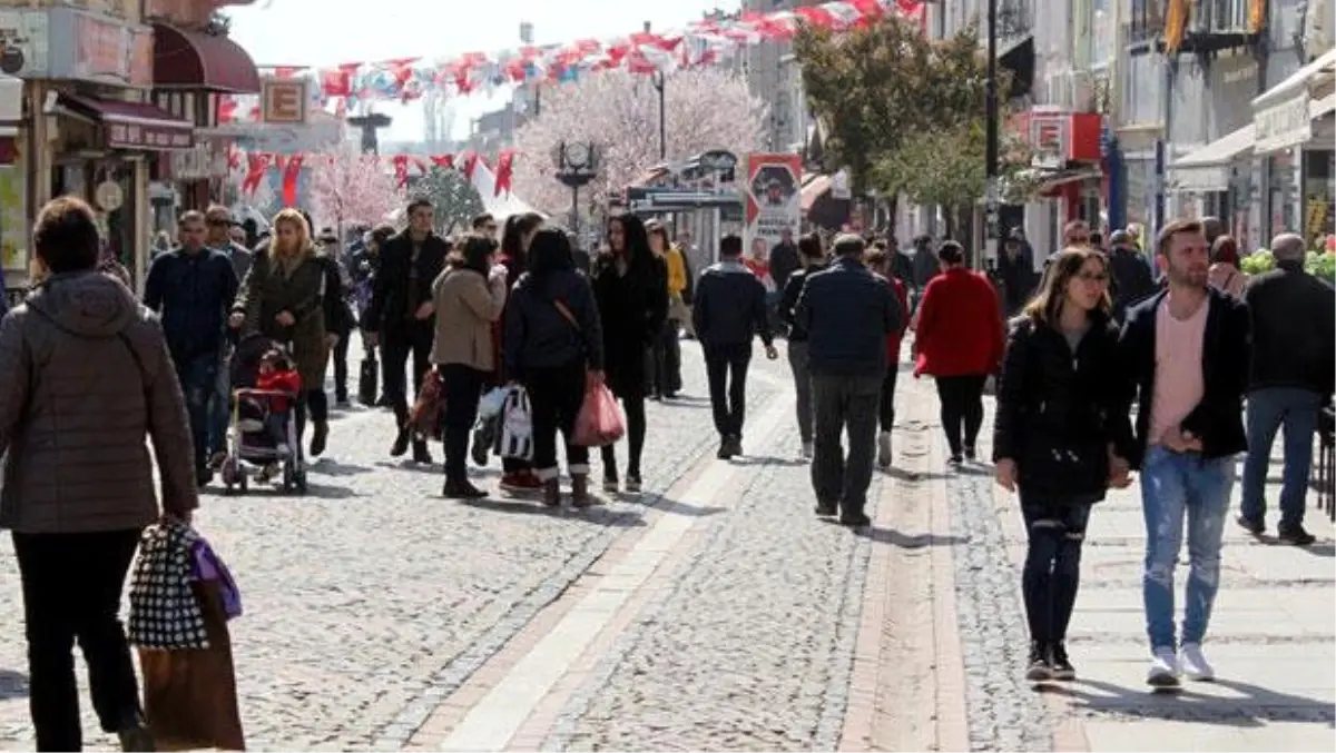 Bulgarlar Alışverişe, Yunanlar Eğlenmeye Gidiyor