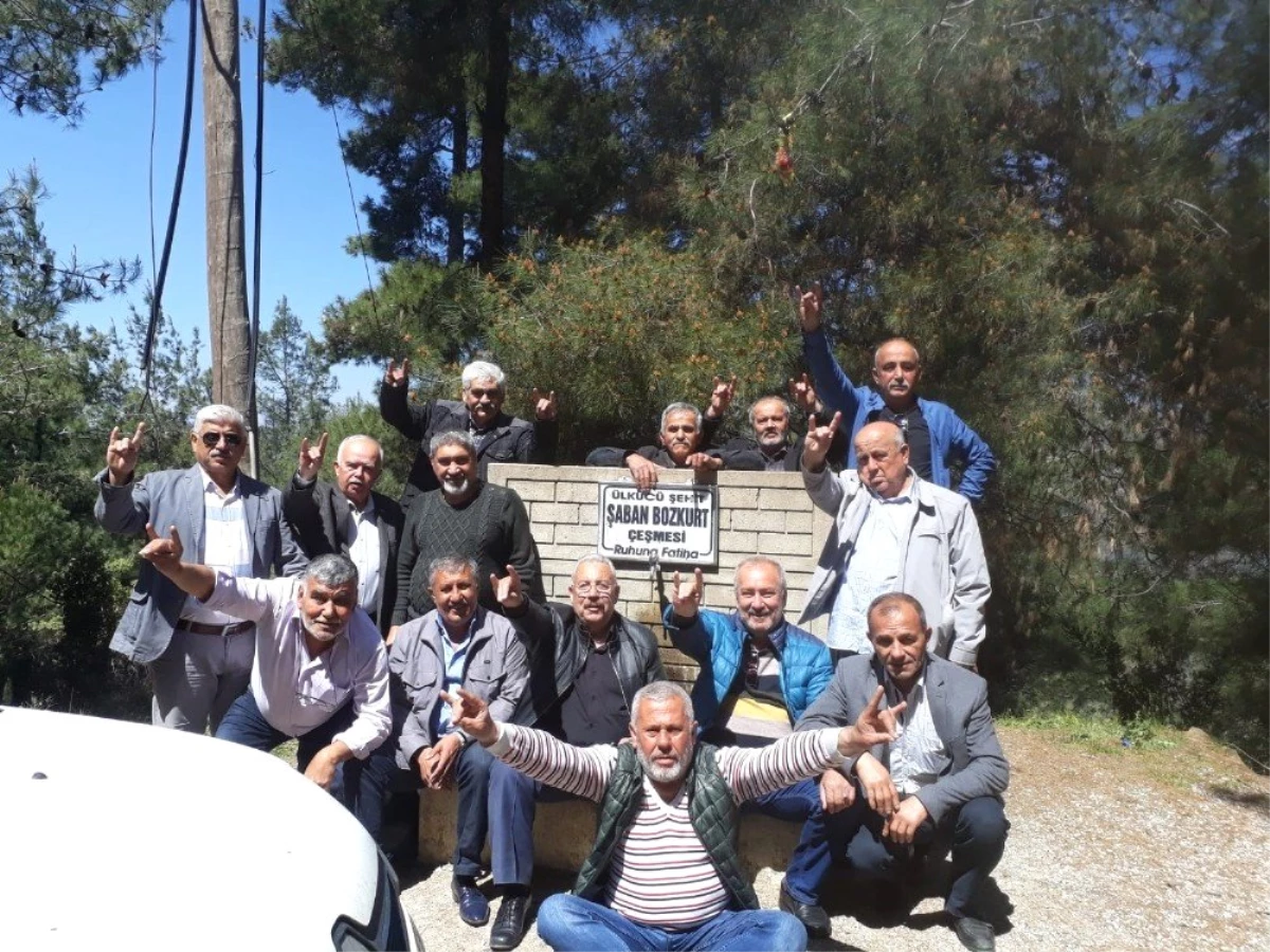 Dava Arkadaşları Ülkücü Şehit Şaban Bozkurt\'u Mezarı Başında Andı