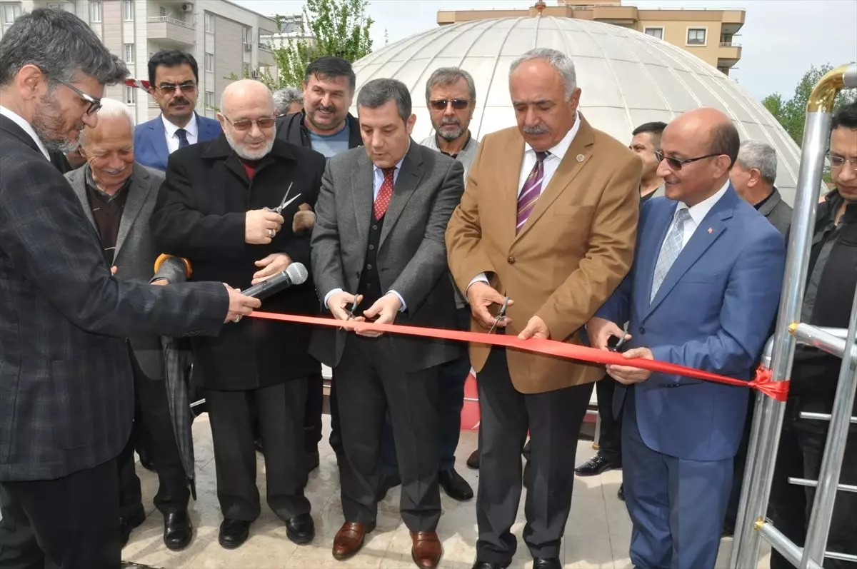 Dörtyol\'da Çerkez Hoca Camisi Kütüphanesi Açıldı