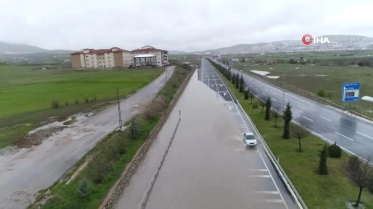 Elazığ\'da Şiddetli Sağanak Sonrası Yollar ve Tarlalar Göle Döndü...son Durum Havadan Görüntülendi