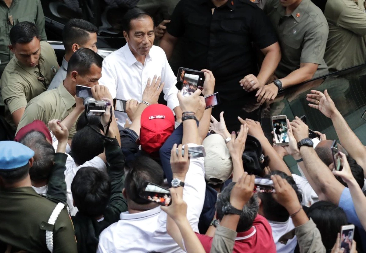 Endonezya\'da Joko Widoo Yeniden Devlet Başkanı Seçildi