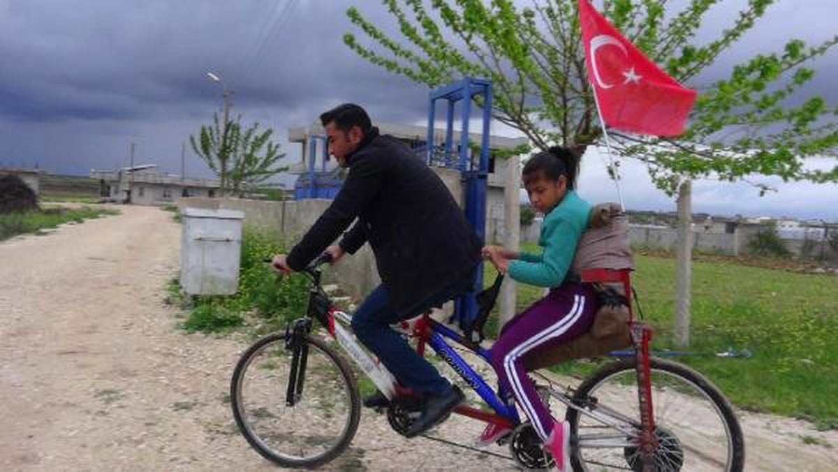 Engelli Kızının Bisiklete Binme Hayalini Kendi Tasarımı ile Gerçekleştirdi