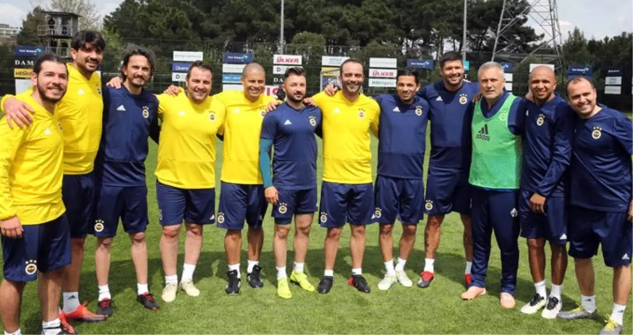 Fenerbahçe\'de Eski Yıldızlar Maç Yaptı