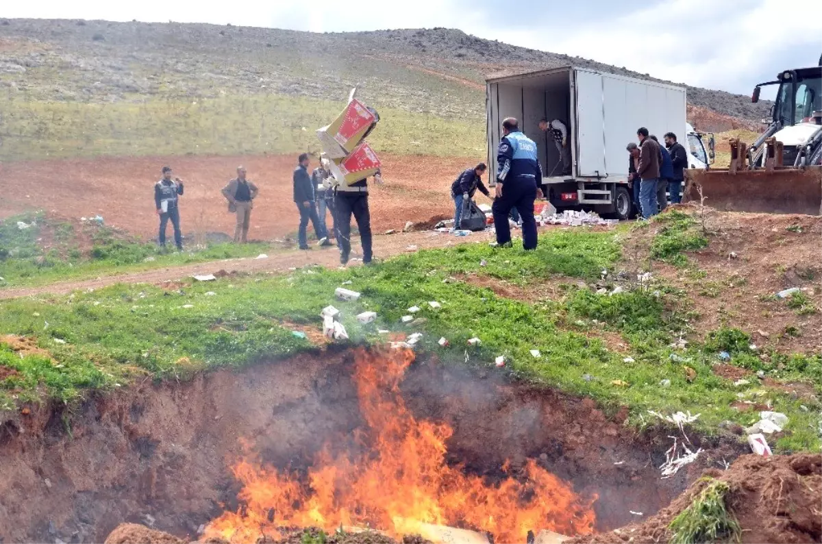 Kaçak Sigara ve Tütünler Yakılarak İmha Edildi