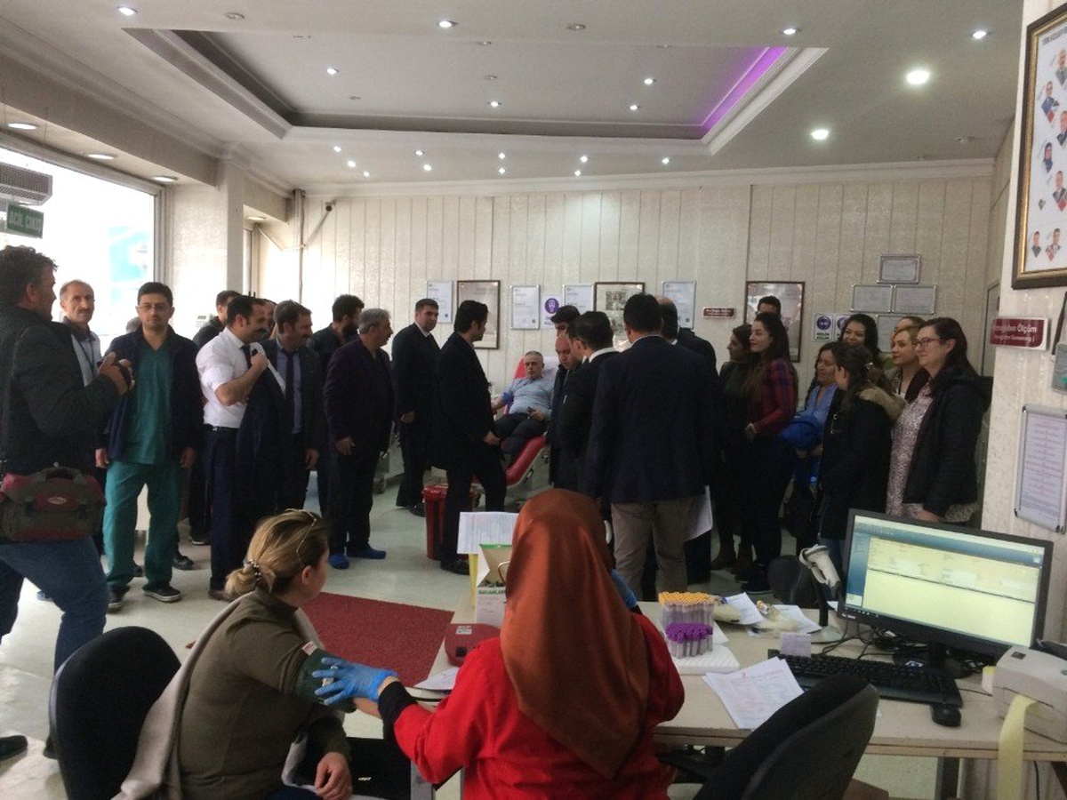 Kars\'ta Kan Bağışına Sağlıkçılardan Yoğun İlgi