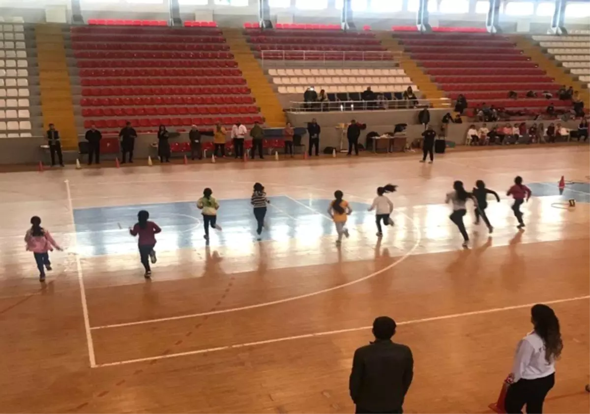 Kars\'ta Yetenekli Sporcular Ortaya Çıkarılıyor