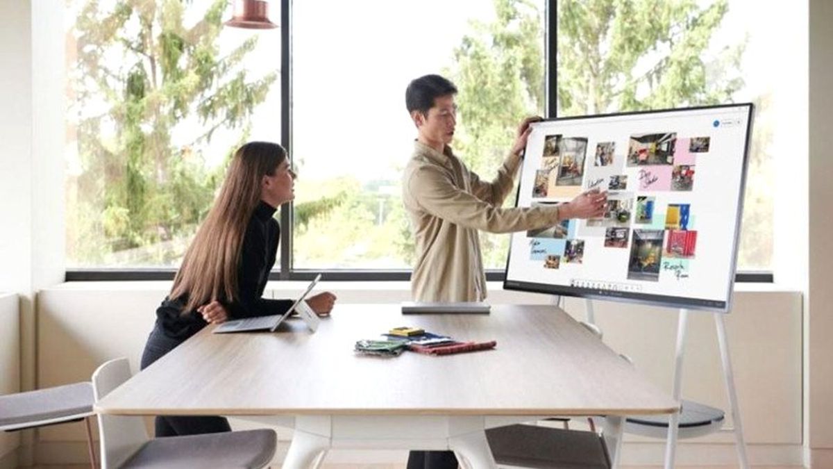 Microsoft, 52 Bin TL\'lik Surface Hub 2s Hepsi Bir Arada Bilgisayarını Duyurdu