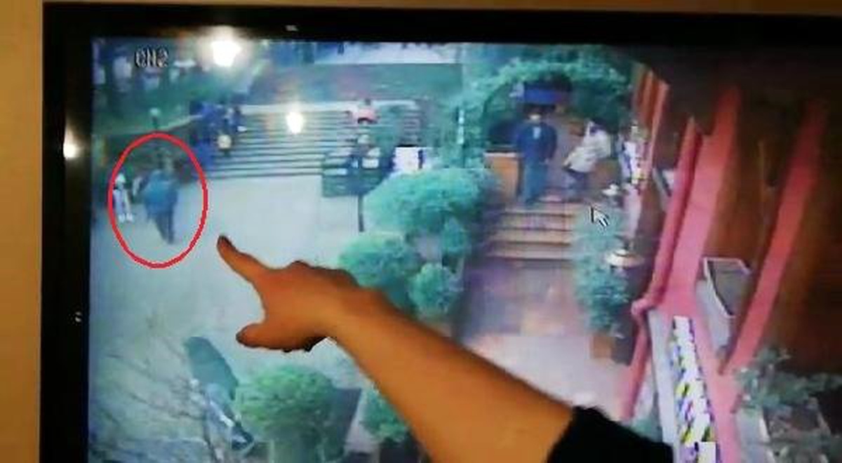 Pakistanlı Turist, Yeşil Türbe\'yi Ziyaret Ederken Hayatını Kaybetti