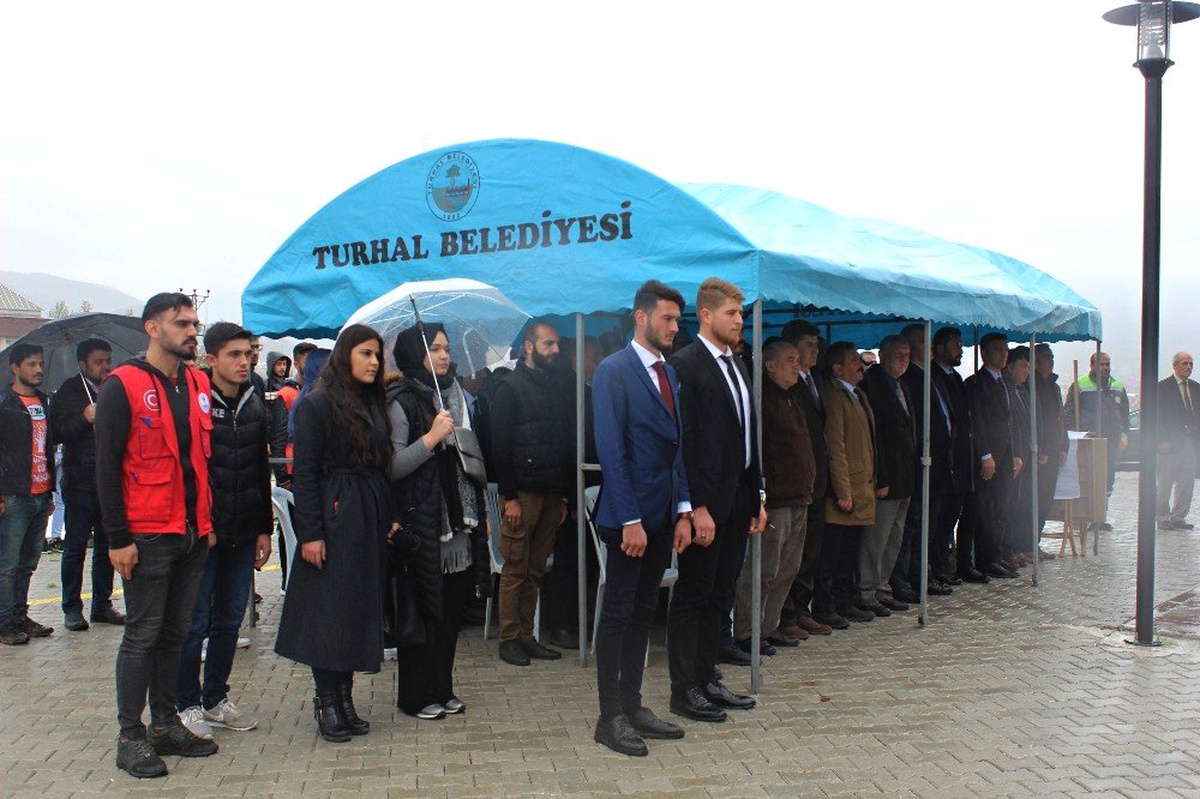 Turhal\'da 1.fidan Dikim Şenliği Düzenlendi.