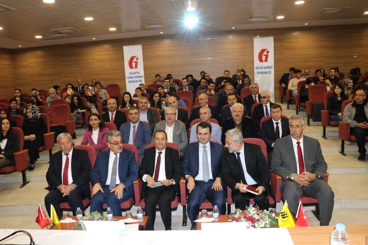 Üniversiteli Öğrencilere Vergi Bilinci Anlatıldı