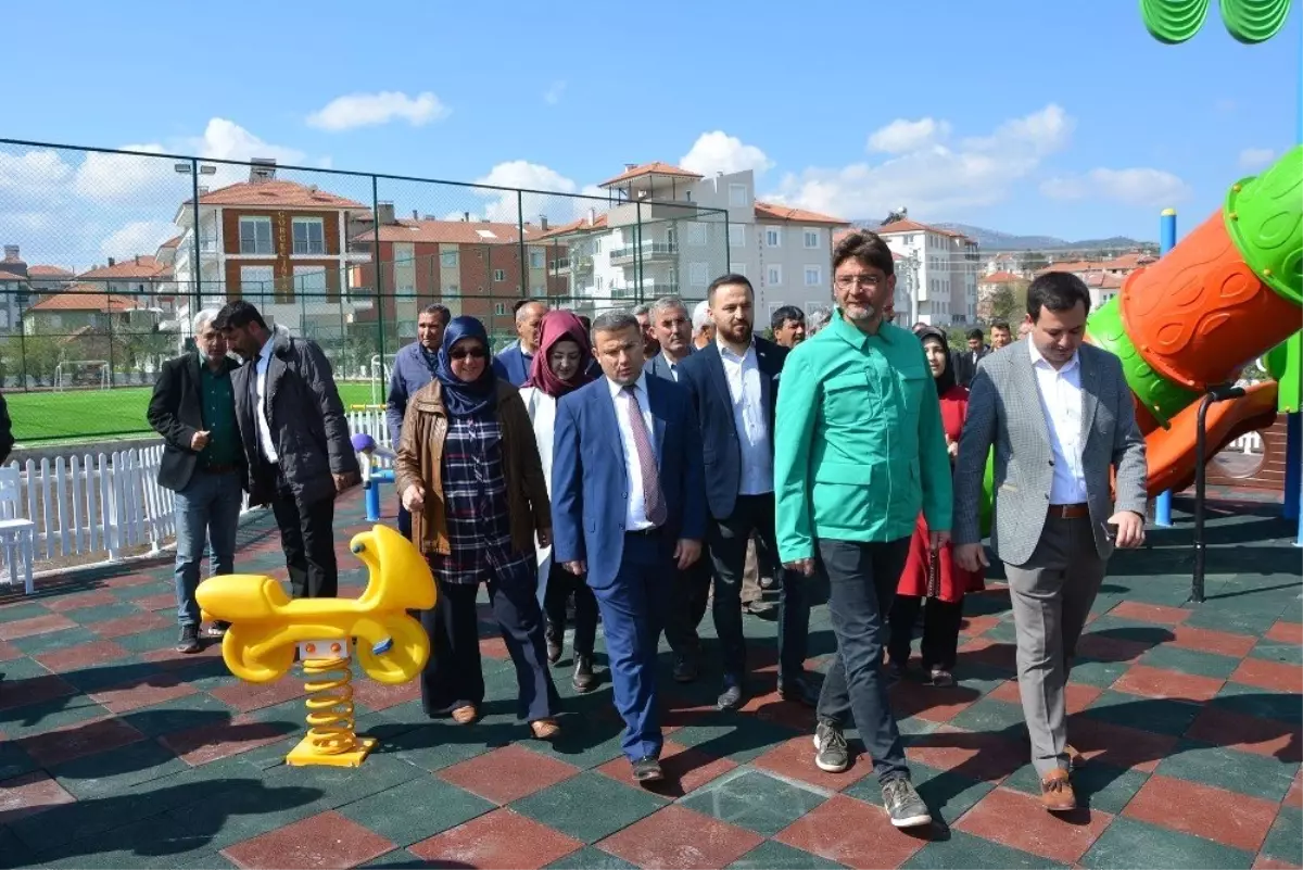 Bir Haftada Yapımı Tamamlanan 10 Bin 600 Metrekarelik Park Hizmete Girdi