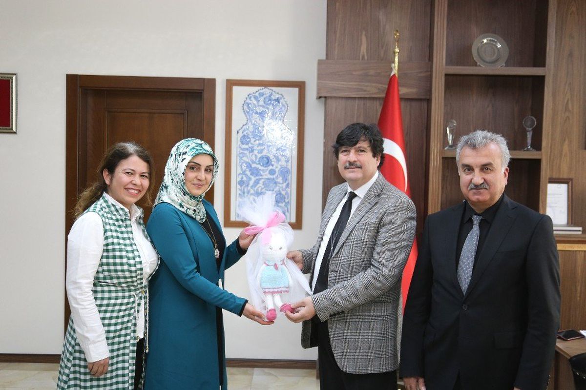 Bir Sevgi Bir İlmek Atölyesinden Beü Rektörüne Ziyaret