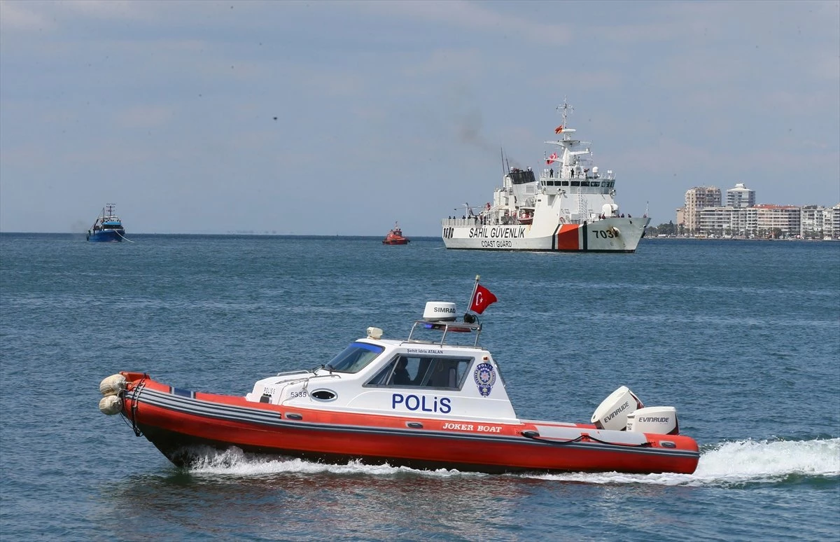 Birlik Operasyonu"Nun Yapıldığı Balıkçı Teknesi İzmir\'e Getirildi