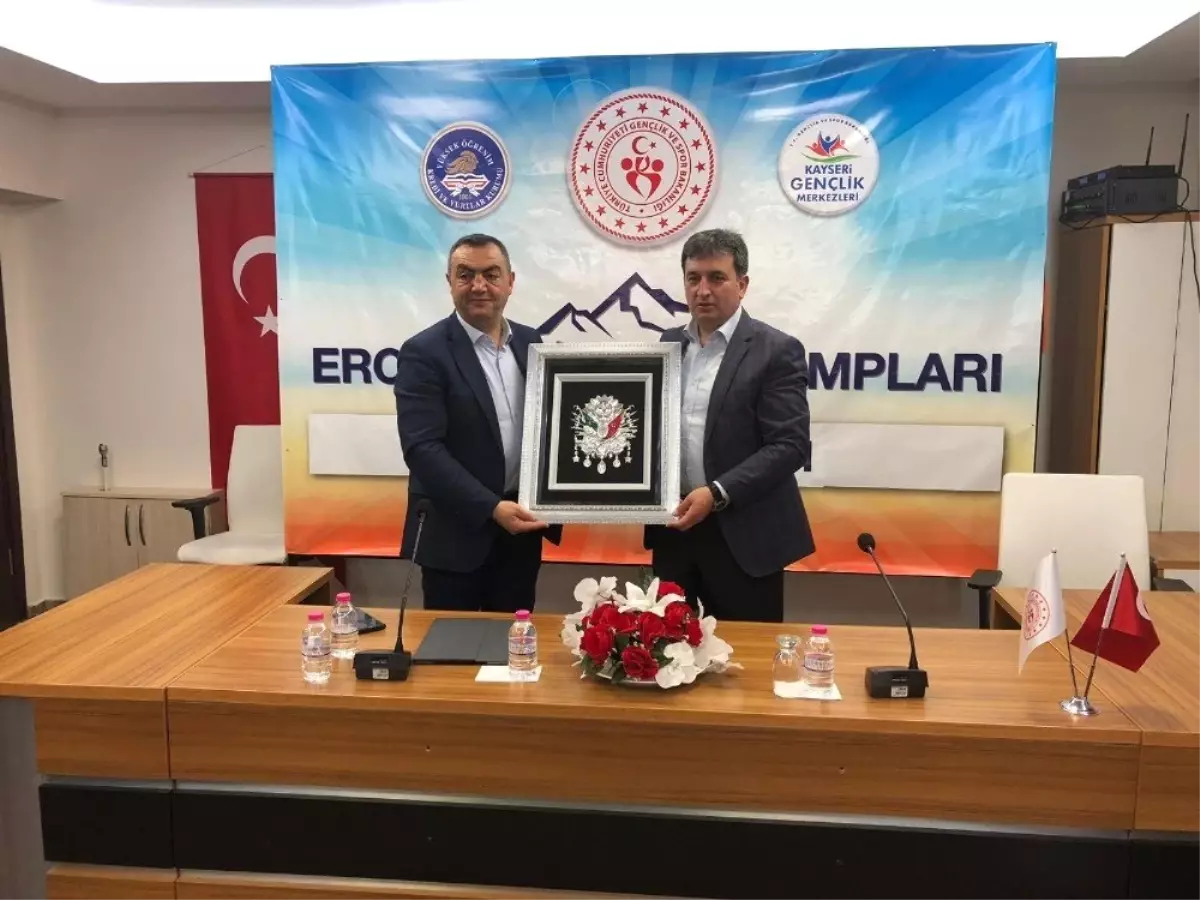 Büyüksimitçi ve Eskici, Erciyes\'te Gençlerle Buluştu