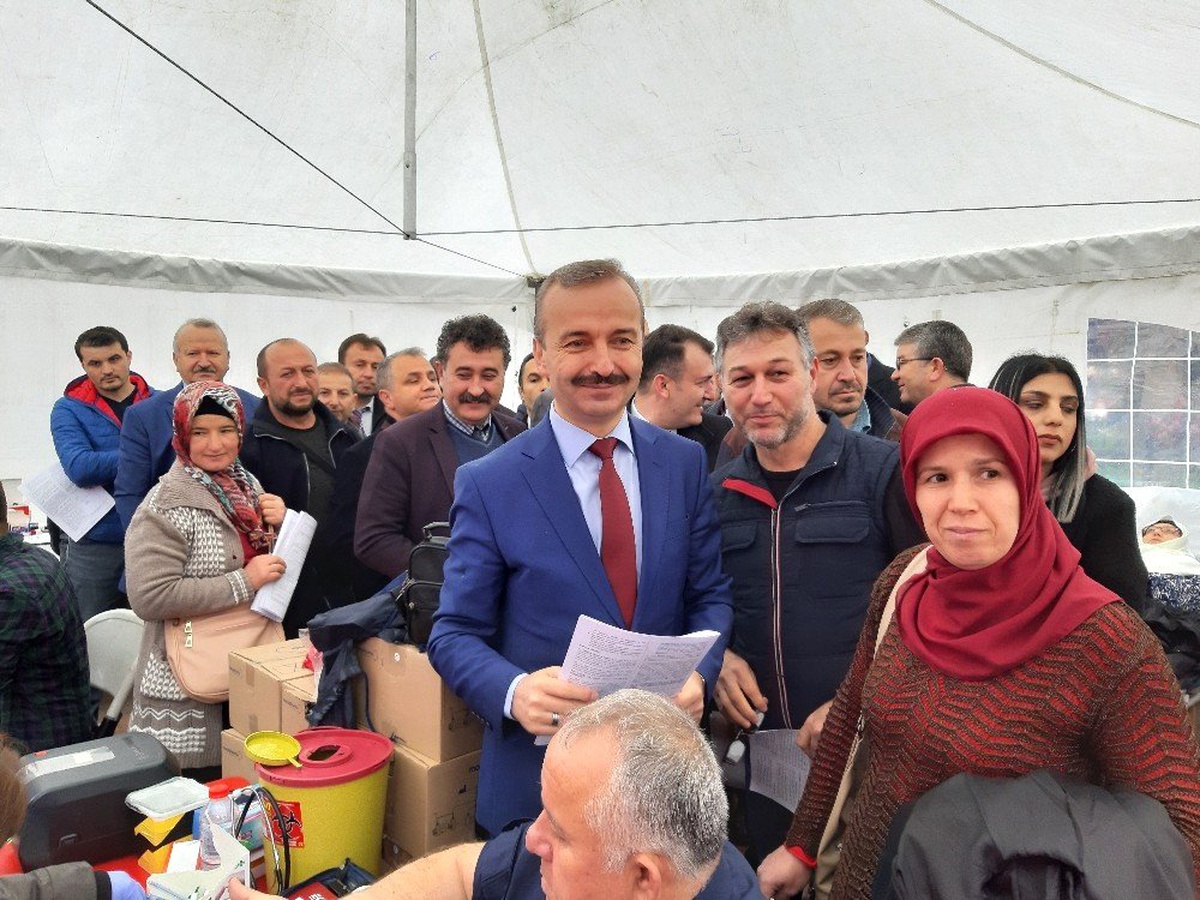 Çaycuma İlçe Milli Eğitim Kan Veriyor, Hayat Kurtarıyor\' Kan Bağışı Kampanyasına Büyük İlgi