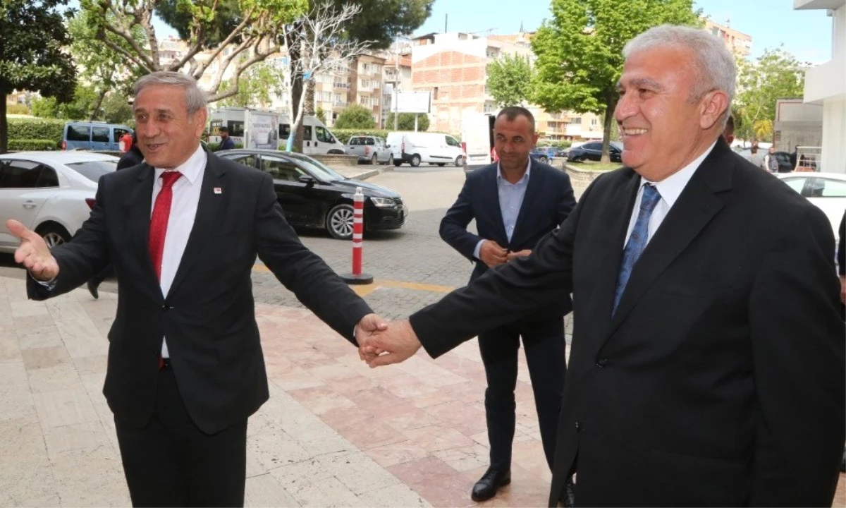 CHP Genel Başkan Yardımcısı Kaya\'dan Fatih Atay\'a Tebrik Ziyareti