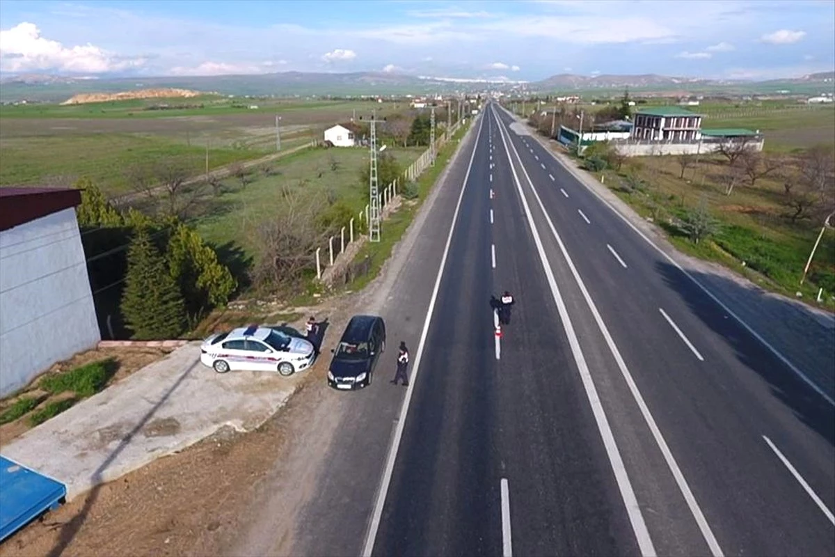Elazığ\'da Drone Destekli Trafik Uygulaması
